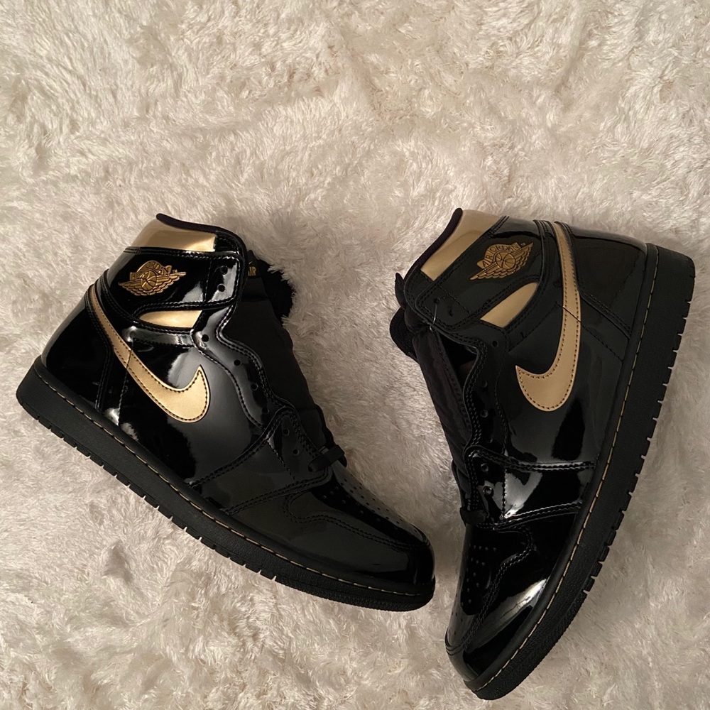 BNIB Jordan 1 Black Metallic